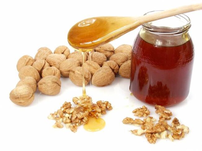 Мед со ореви - народен лек кој ја зголемува потенцијата кај мажите